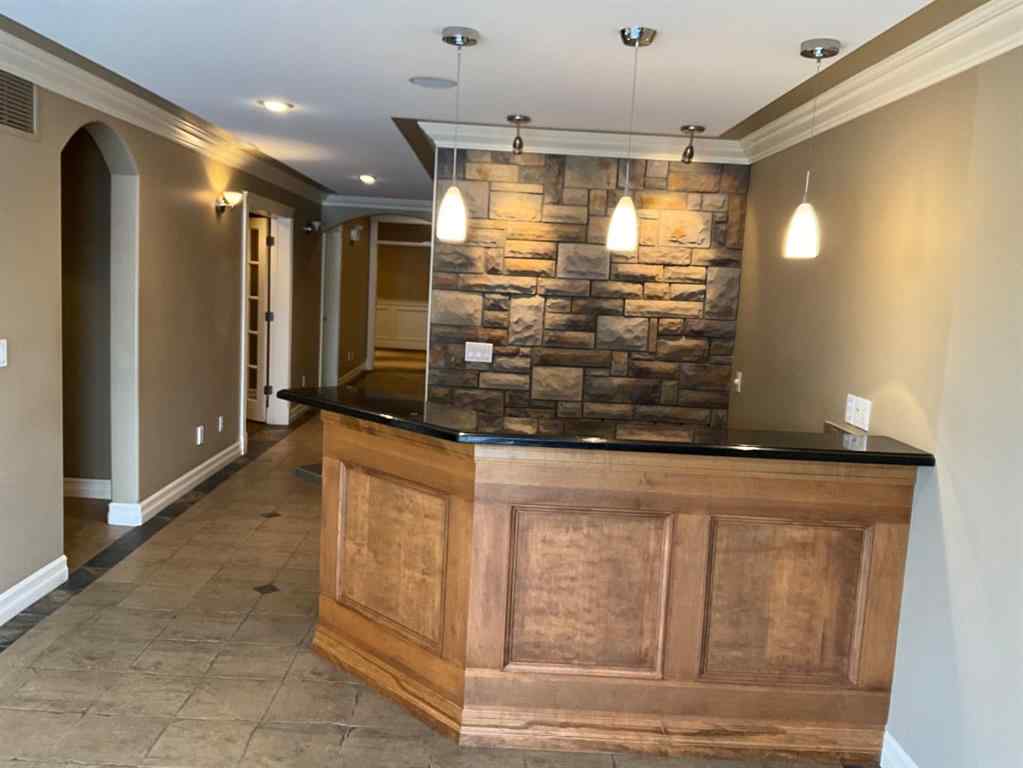 MLS® A2188328 - Unit #2 7429 49 Avenue  in Northlands Industrial Park Red Deer, Commercial
