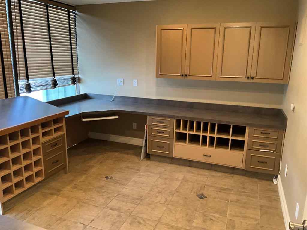 MLS® A2188328 - Unit #2 7429 49 Avenue  in Northlands Industrial Park Red Deer, Commercial