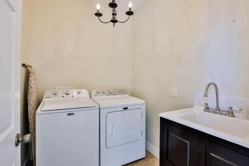 MLS® A2188379 - 804 Fairway Boulevard  in NONE Cardston, Residential