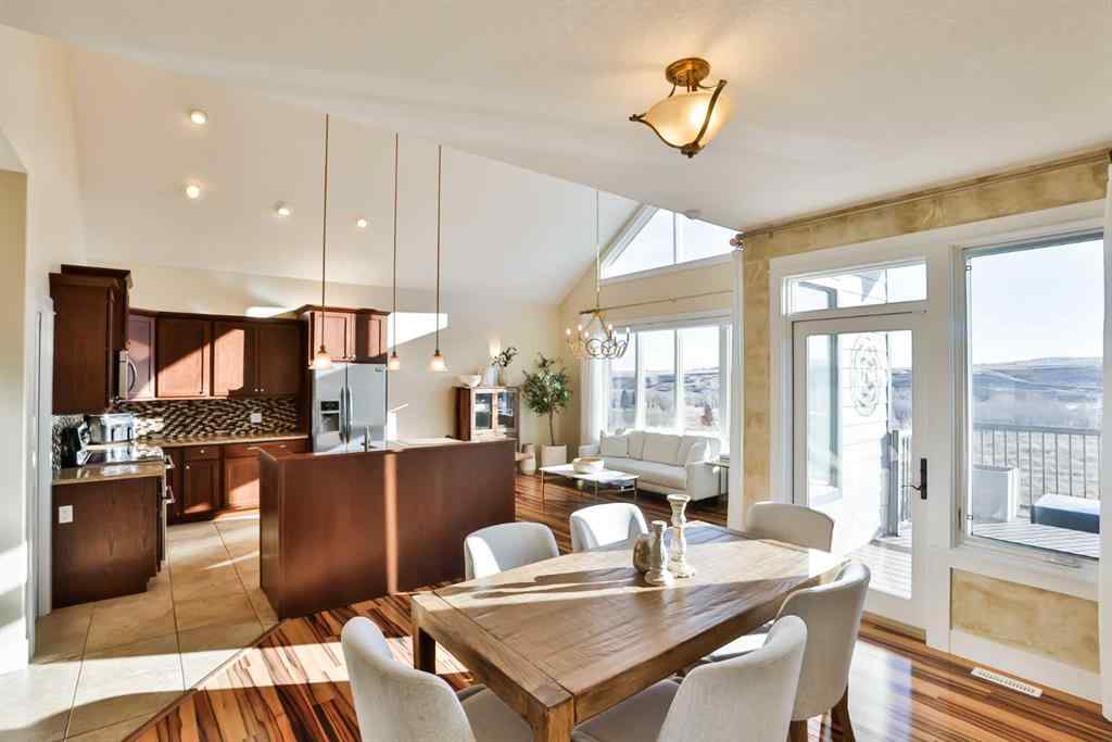 MLS® A2188379 - 804 Fairway Boulevard  in NONE Cardston, Residential