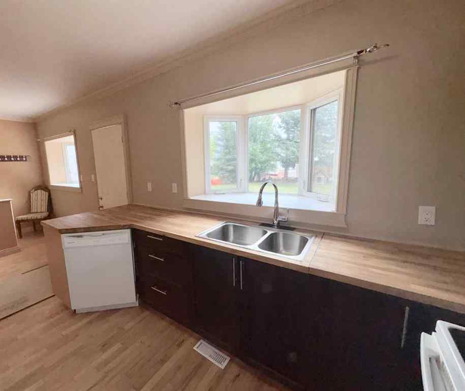 MLS® A2188568 - 4923 52 Street  in Innisfree Innisfree, Residential
