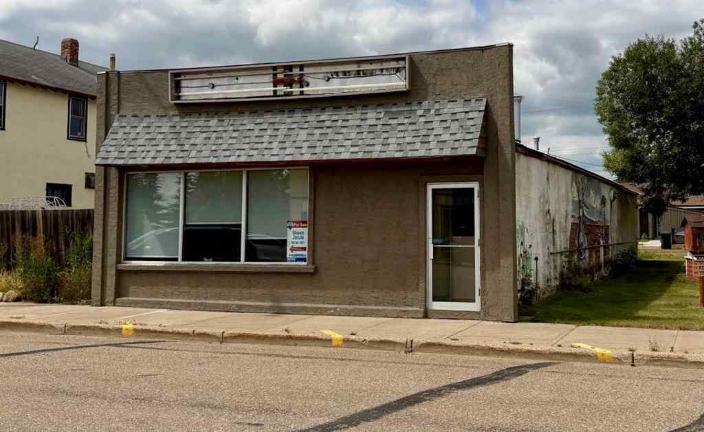 MLS® A2188671 - 5008 50 Street  in Mannville Mannville, Commercial