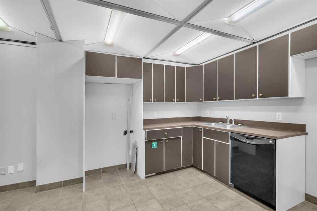 MLS® A2188699 - Unit #200 3016 5 Avenue NE in Franklin Calgary, Commercial
