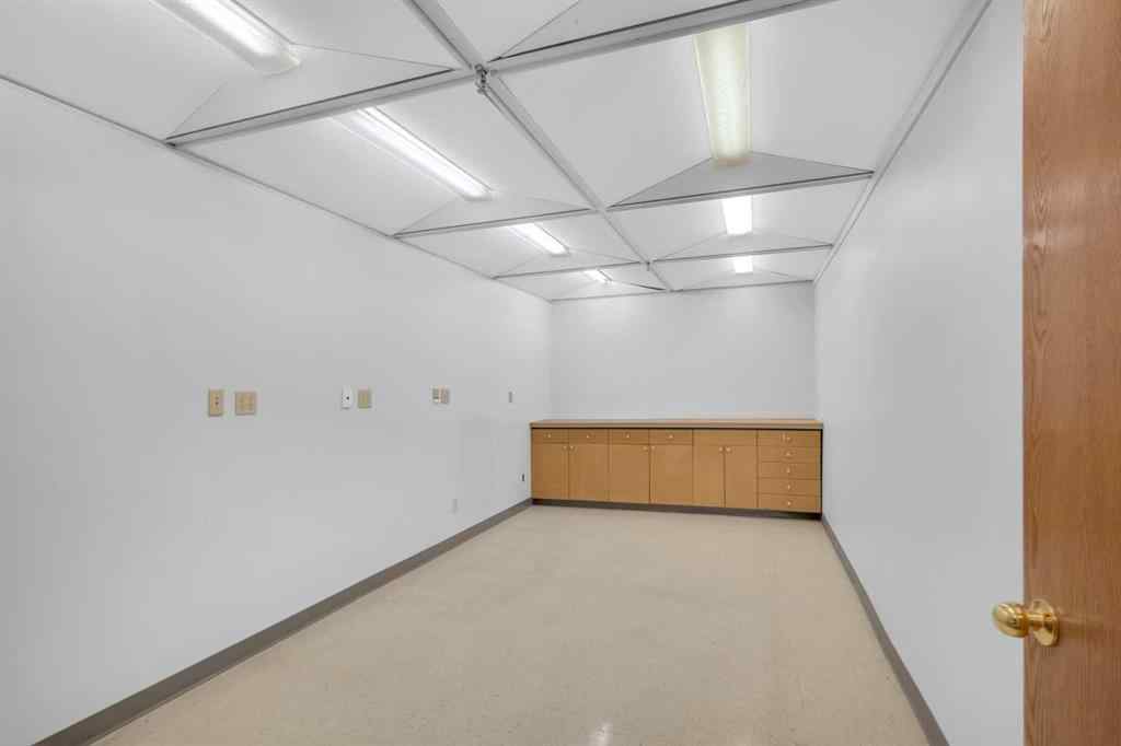 MLS® A2188699 - Unit #200 3016 5 Avenue NE in Franklin Calgary, Commercial