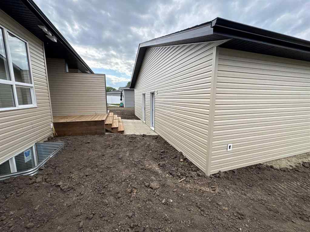 MLS® A2188807 - 95 Gray Close  in Grayhawk Sylvan Lake, Residential