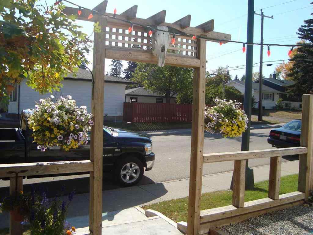 MLS® A2188977 - 7215 5 Street SW in Kingsland Calgary, Residential