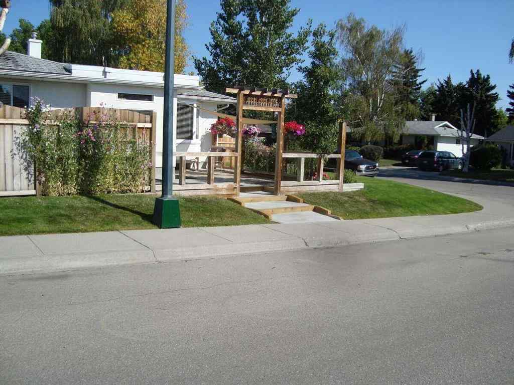 MLS® A2188977 - 7215 5 Street SW in Kingsland Calgary, Residential