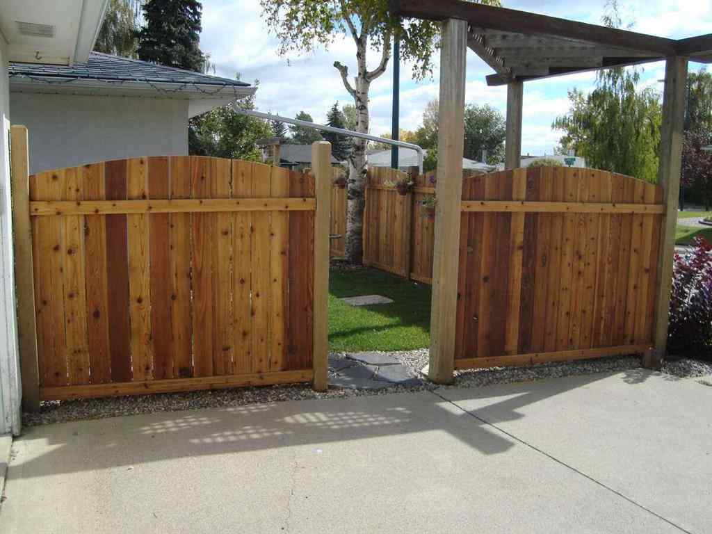 MLS® A2188977 - 7215 5 Street SW in Kingsland Calgary, Residential