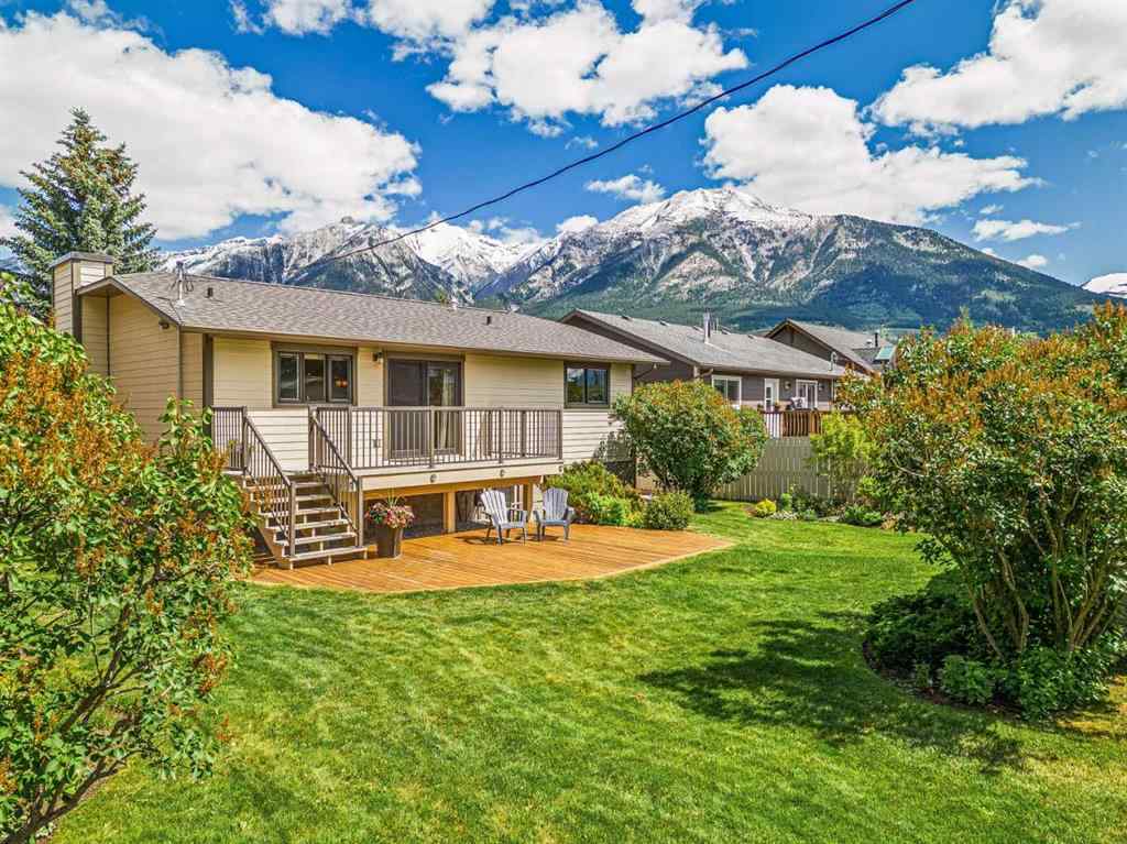 MLS® A2189041 - 949 13th Street  in Lions Park Canmore, Residential