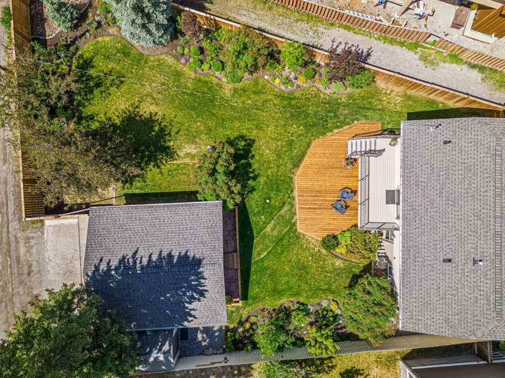 MLS® A2189041 - 949 13th Street  in Lions Park Canmore, Residential