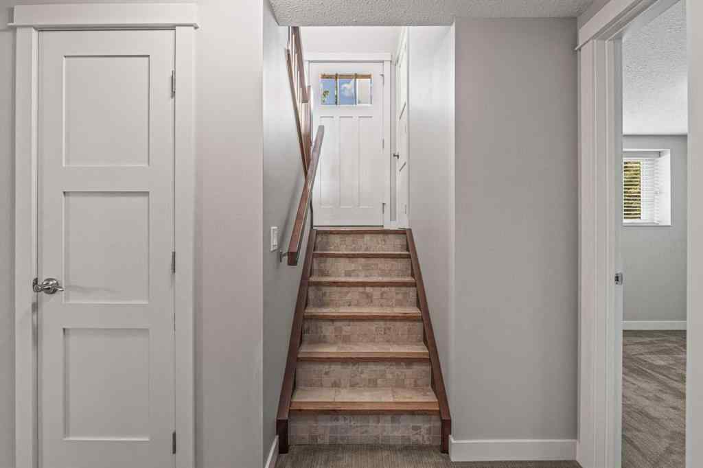 MLS® A2189041 - 949 13th Street  in Lions Park Canmore, Residential