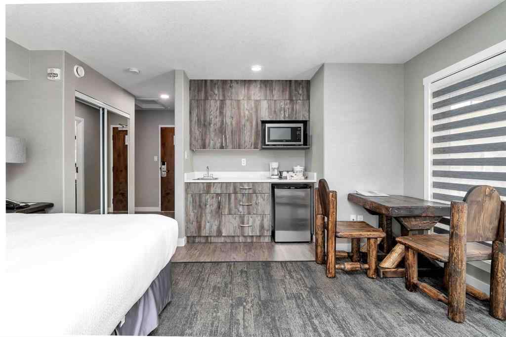 MLS® A2189281 - Unit #709/710 401 4 Street  in Elkwater Rural Cypress County, Residential