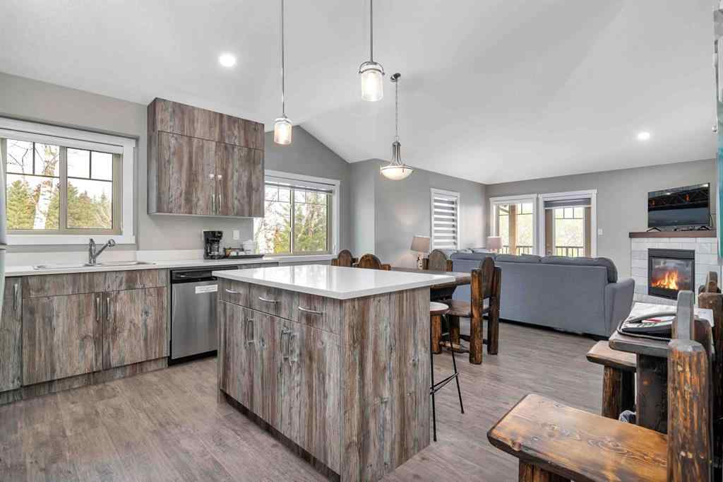 MLS® A2189281 - Unit #709/710 401 4 Street  in Elkwater Rural Cypress County, Residential
