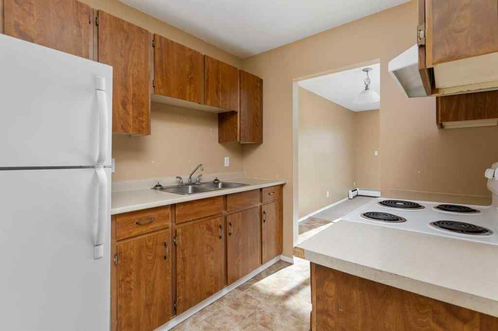 MLS® A2189293 - Unit #403 5418 52 Street  in Sparling Camrose, Residential