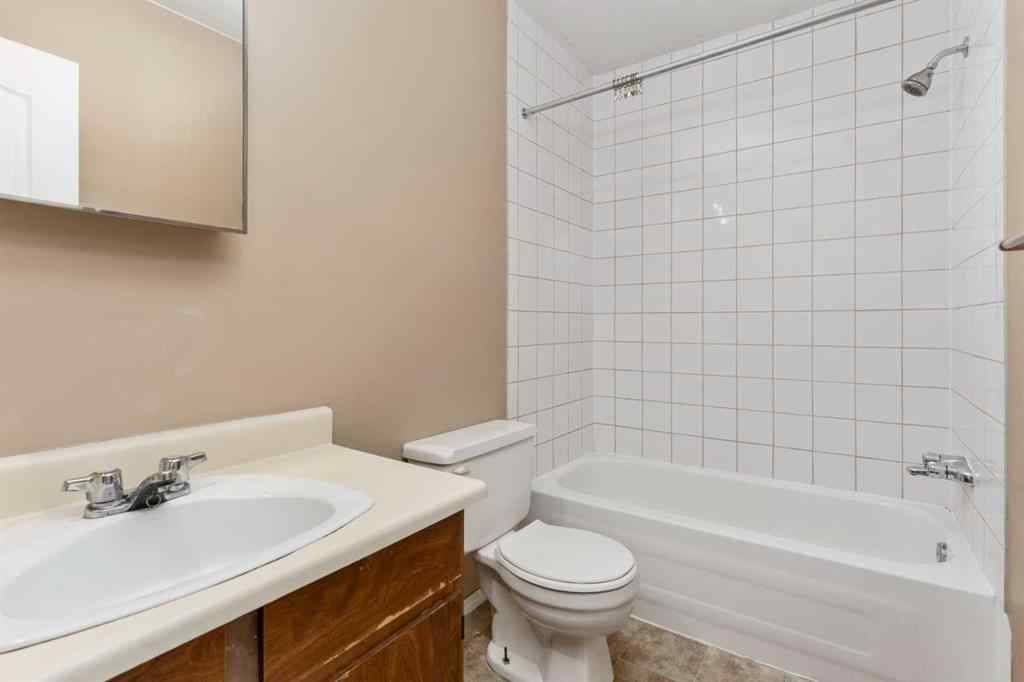 MLS® A2189293 - Unit #403 5418 52 Street  in Sparling Camrose, Residential