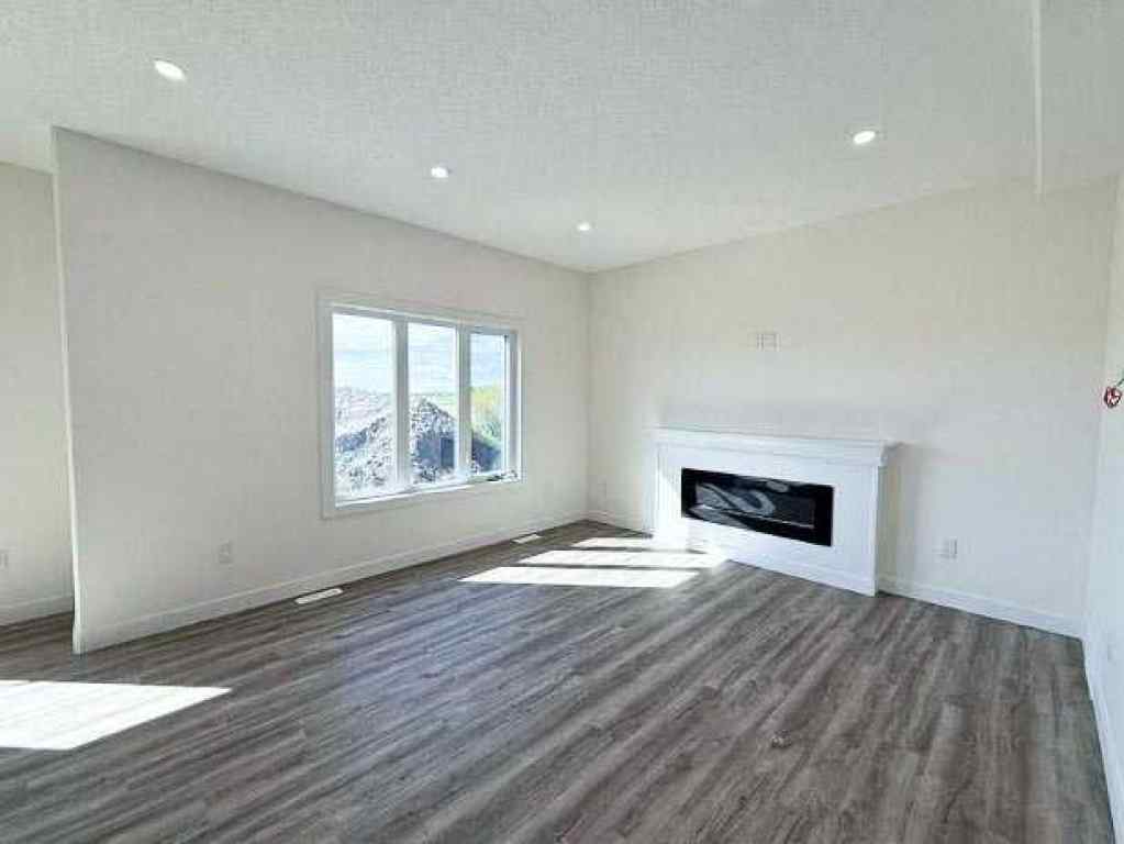 MLS® A2189413 - 1207 Westview Drive  in NONE Bowden, Residential