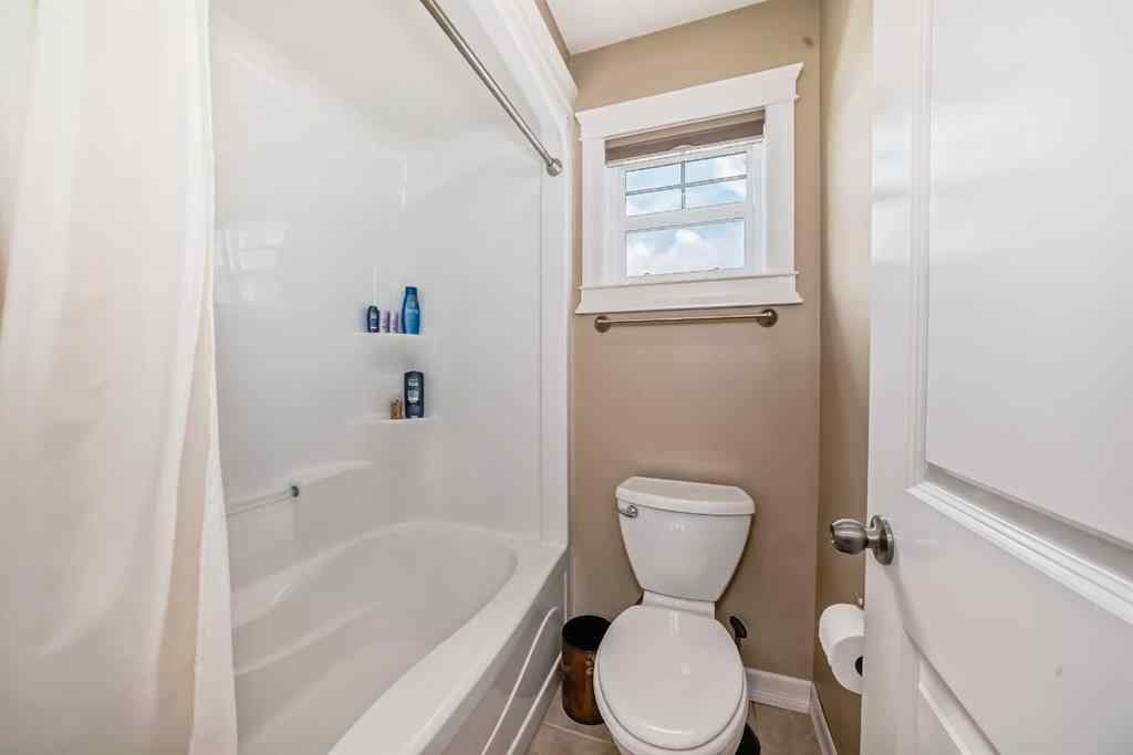 MLS® A2189430 - 559 Summer Crescent   in Meridian Beach Rural Ponoka County, Residential
