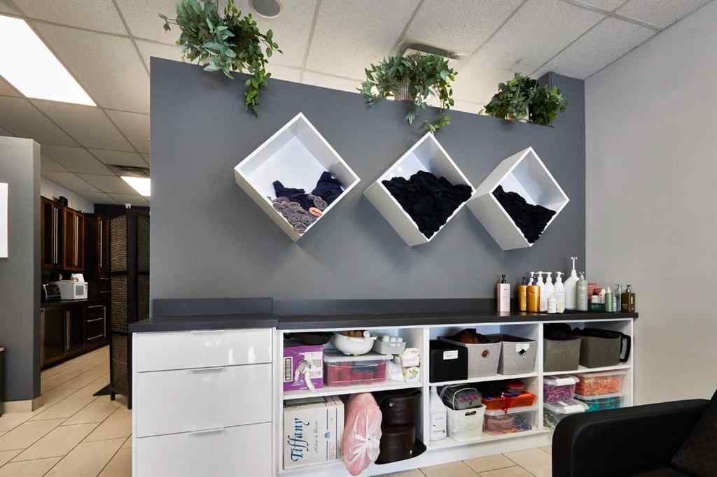 MLS® A2189532 - Unit #6 1299 Trans Canada Way SE in Southview-Park Meadows Medicine Hat, Commercial