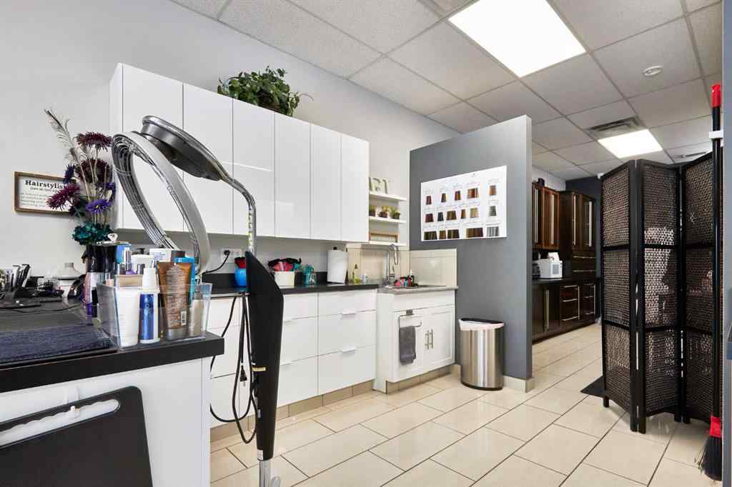 MLS® A2189532 - Unit #6 1299 Trans Canada Way SE in Southview-Park Meadows Medicine Hat, Commercial