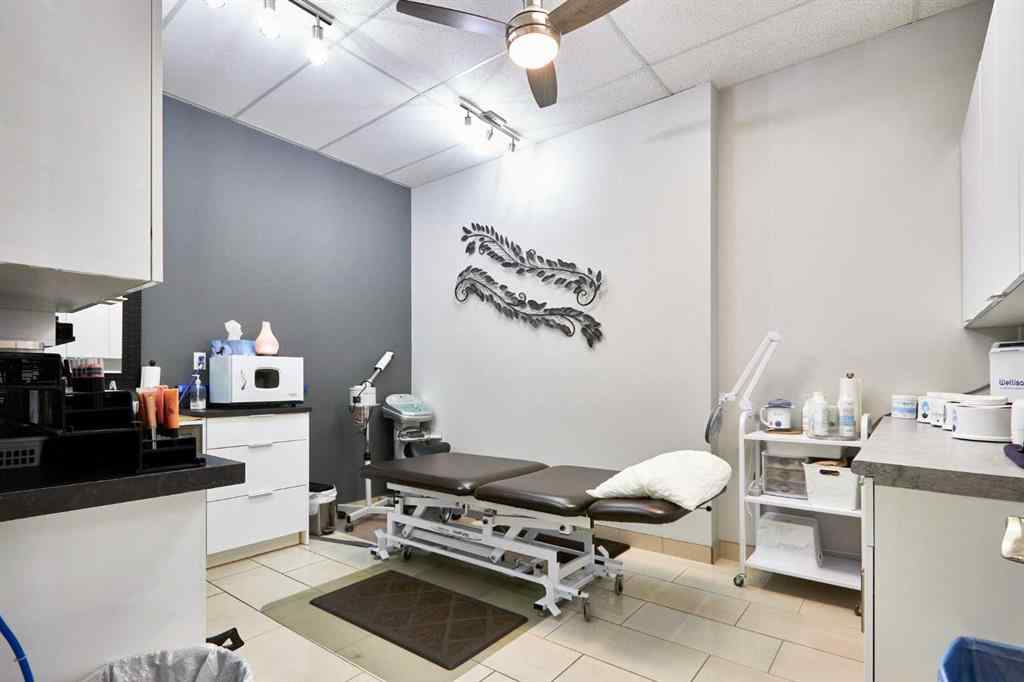 MLS® A2189532 - Unit #6 1299 Trans Canada Way SE in Southview-Park Meadows Medicine Hat, Commercial