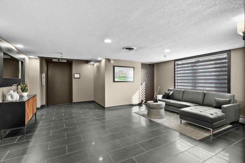 MLS® A2189674 - Unit #302 320 Meredith Road NE in Crescent Heights Calgary, Residential