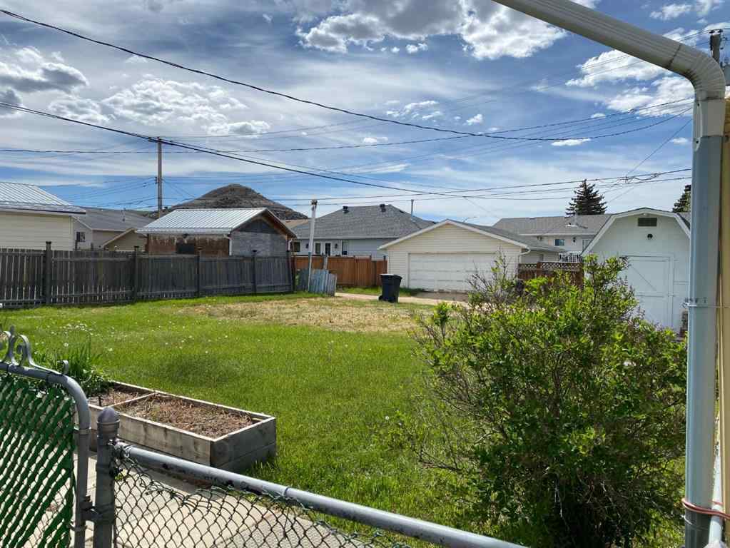 MLS® A2189794 - 1009 2 Street SE   in Huntington Drumheller, Residential