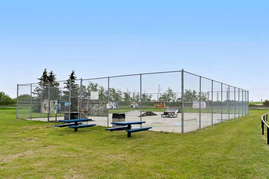 MLS® A2190369 - 905 Mountain Avenue  in NONE Crossfield, Commercial