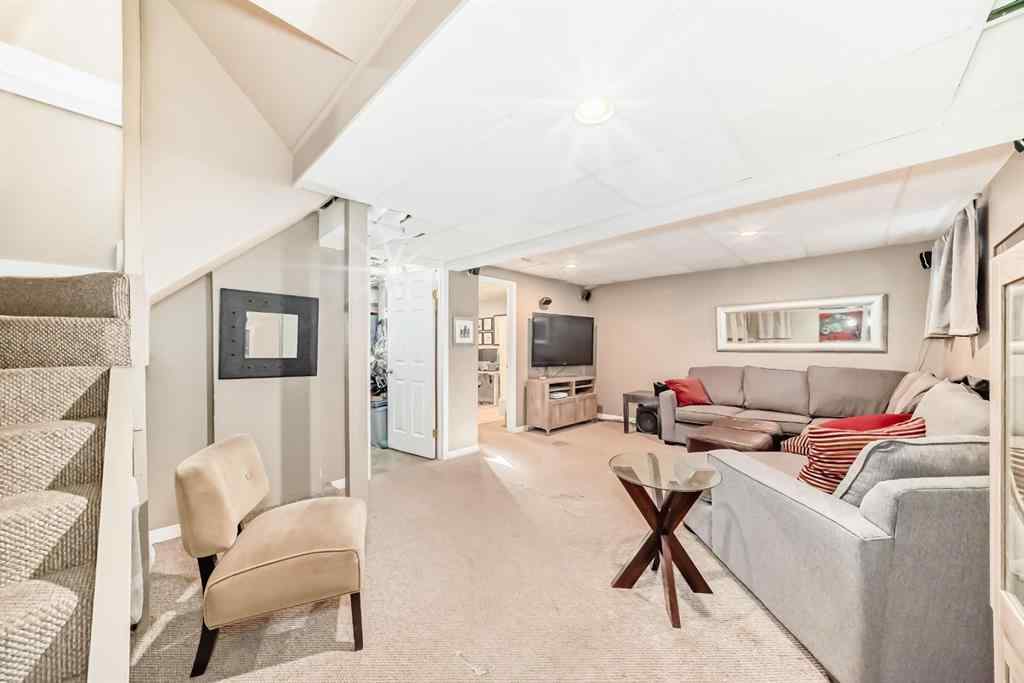 MLS® A2190435 - 2125 36 Avenue SW in Altadore Calgary, Residential