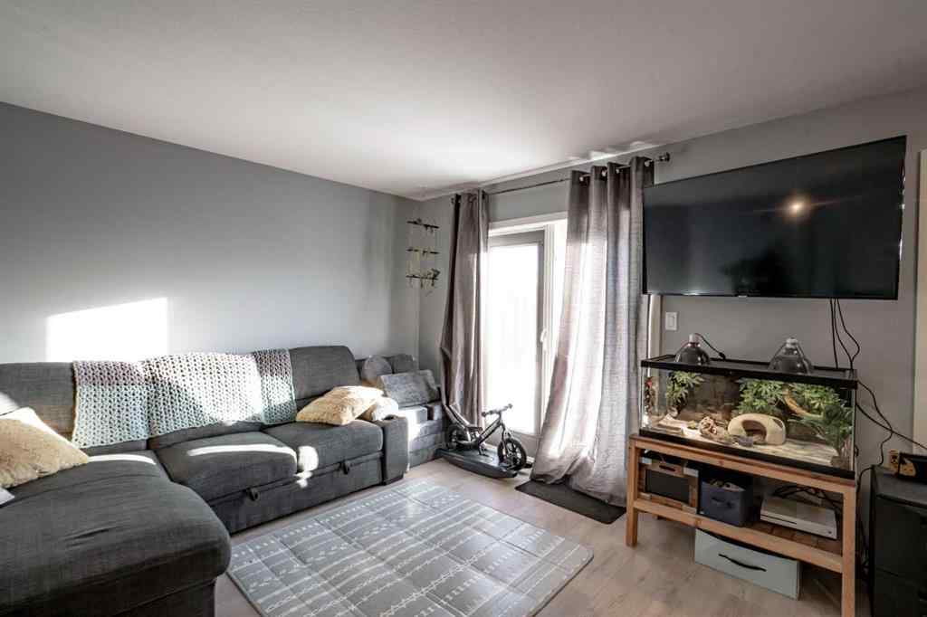 MLS® A2190834 - 11307 91 Street  in Lower West Peace Peace River, Residential