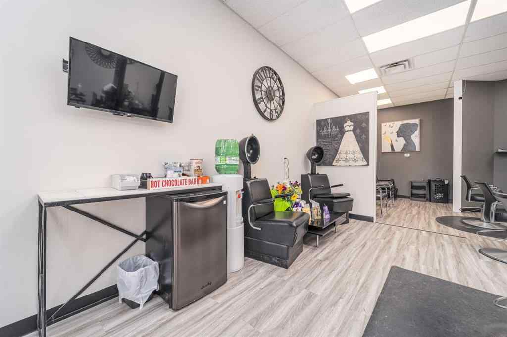 MLS® A2190970 - 210B 12A Street N in Senator Buchanan Lethbridge, Commercial
