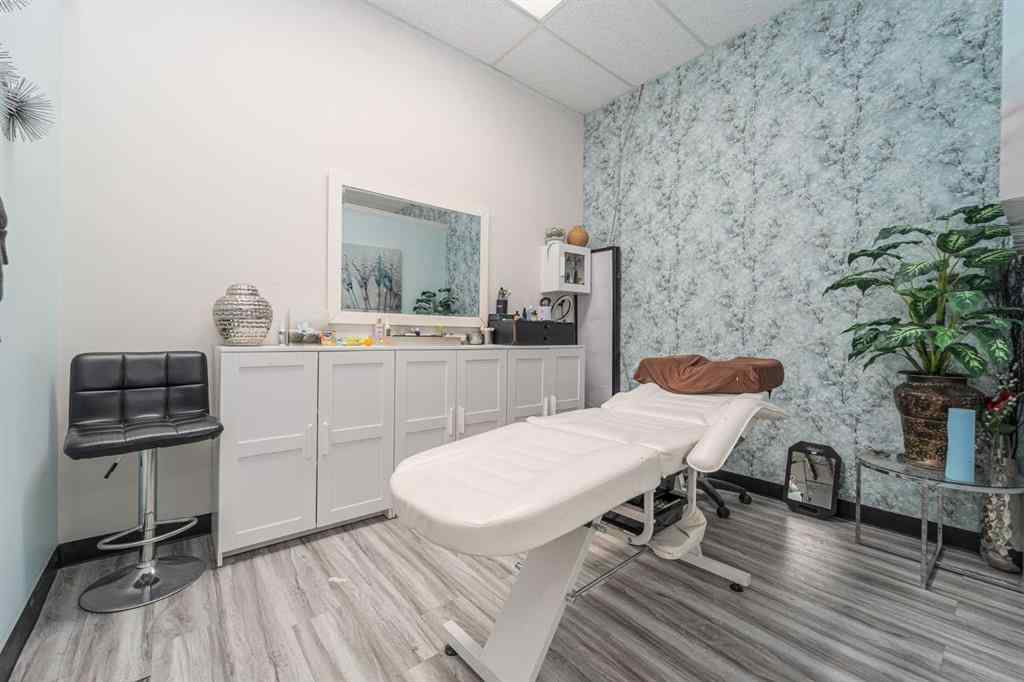 MLS® A2190970 - 210B 12A Street N in Senator Buchanan Lethbridge, Commercial