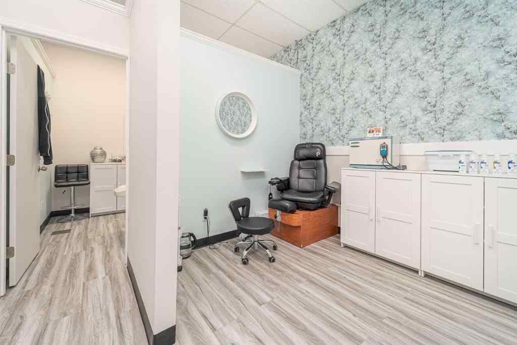 MLS® A2190970 - 210B 12A Street N in Senator Buchanan Lethbridge, Commercial