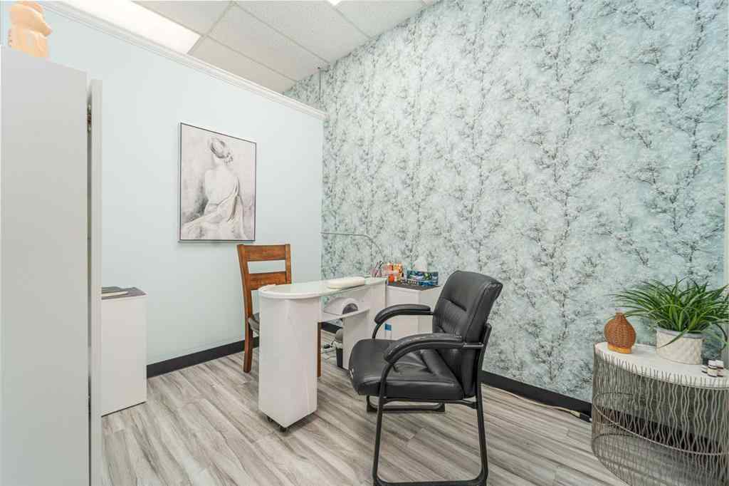 MLS® A2190970 - 210B 12A Street N in Senator Buchanan Lethbridge, Commercial