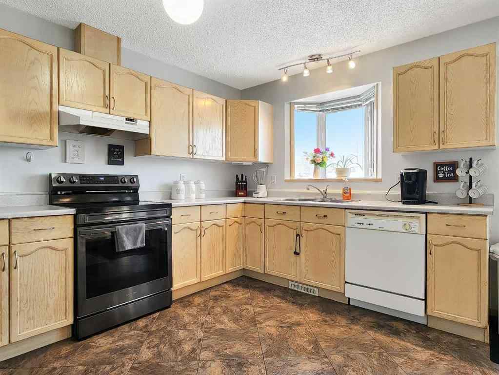 MLS® A2191031 - 10995 Grande Ave   in NONE Grande Cache, Residential