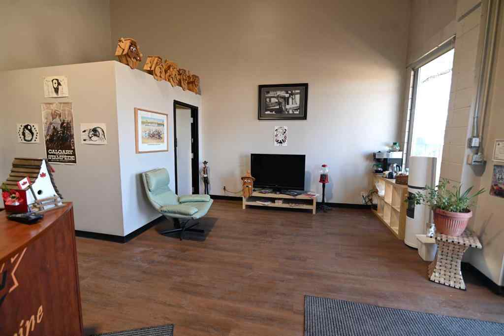 MLS® A2191126 - Unit #Bays 4-5 7419 50 Avenue  in Northlands Industrial Park Red Deer, Commercial