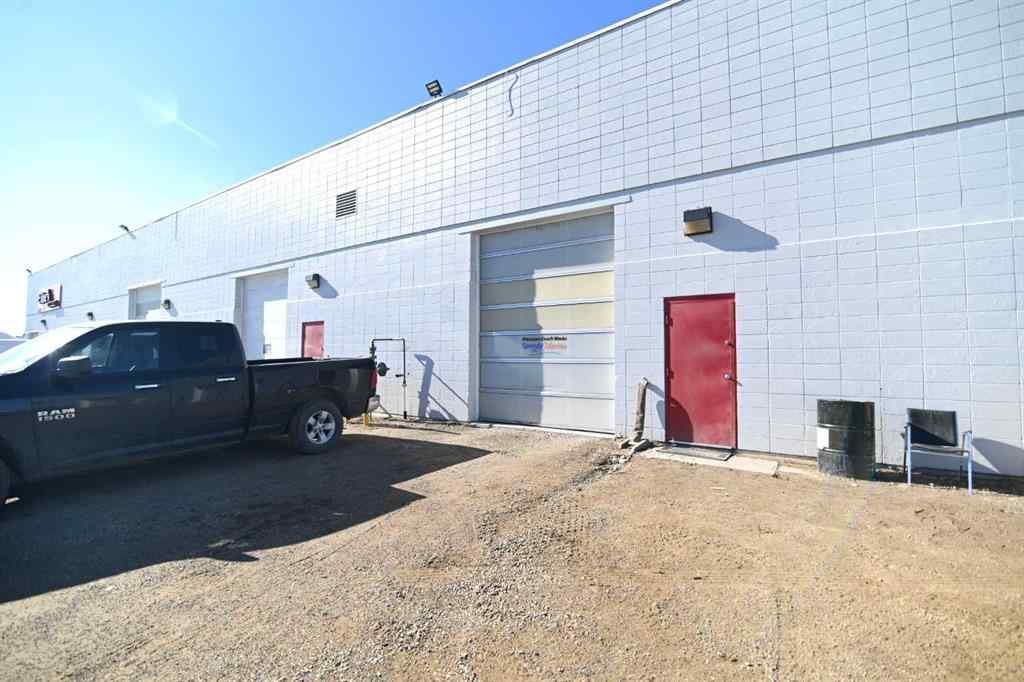 MLS® A2191126 - Unit #Bays 4-5 7419 50 Avenue  in Northlands Industrial Park Red Deer, Commercial