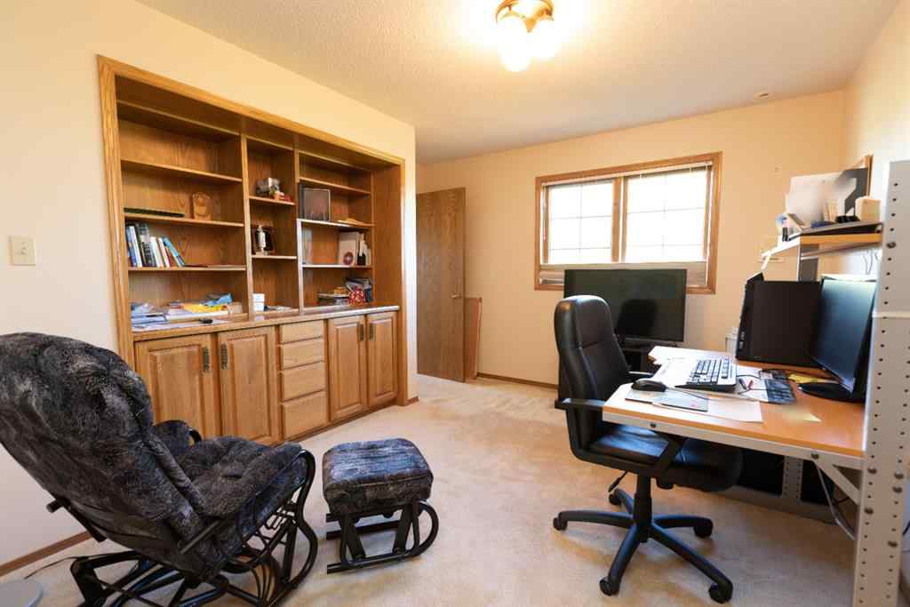 MLS® A2191155 - 6804 42A Avenue  in Duggan Park Camrose, Residential