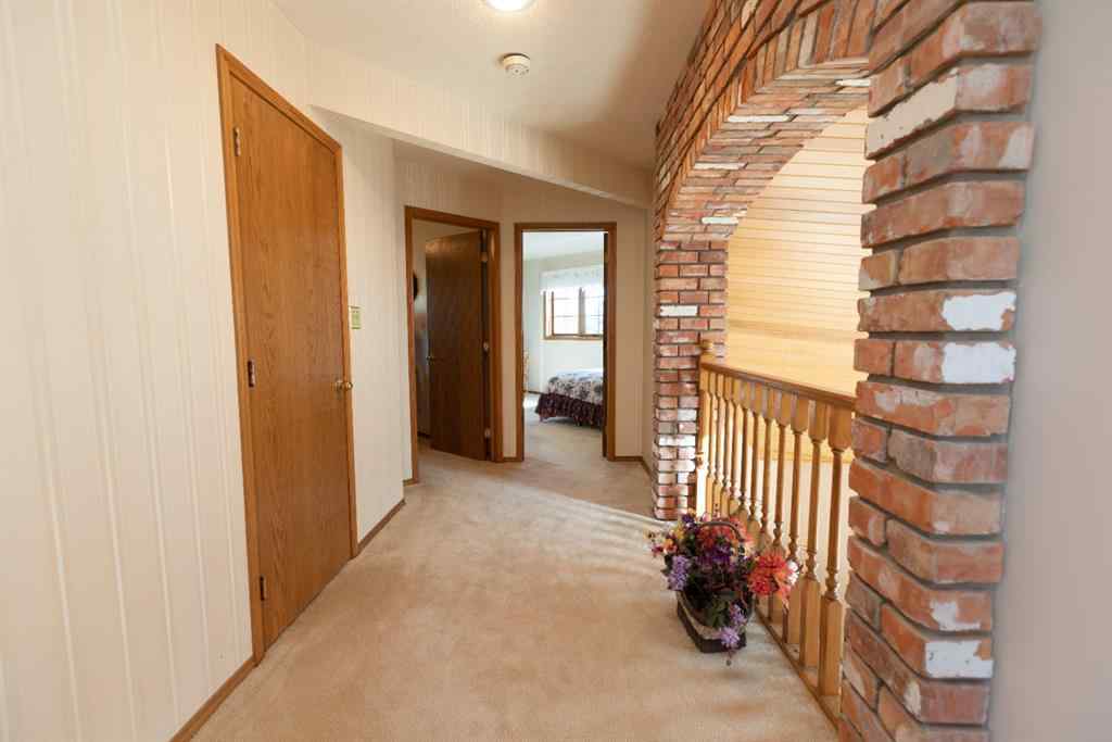 MLS® A2191155 - 6804 42A Avenue  in Duggan Park Camrose, Residential