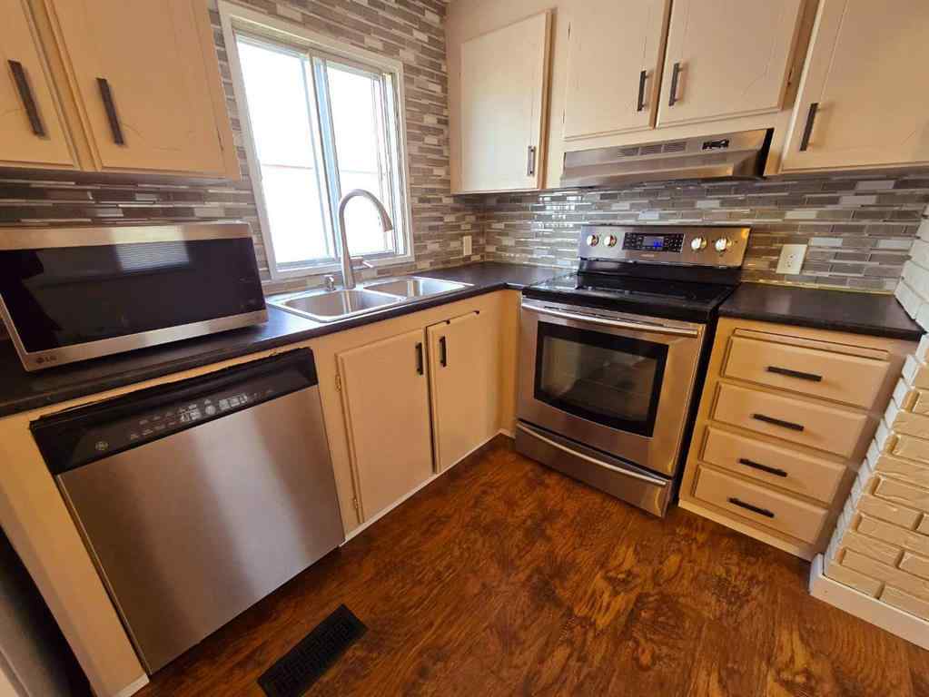 MLS® A2191395 - Unit ##61 1410 43 Street S in Redwood Lethbridge, Mobile