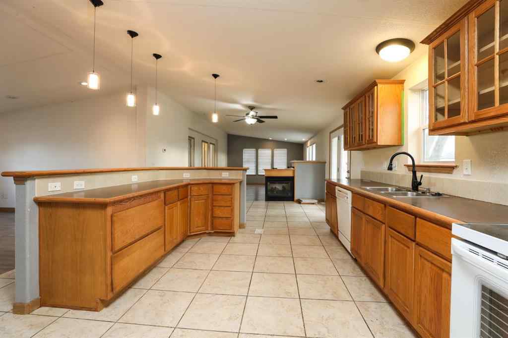 MLS® A2191543 - 112001B Hays Road E   in NONE Rural Taber, M.D. of, Residential
