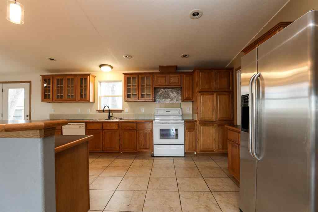 MLS® A2191543 - 112001B Hays Road E   in NONE Rural Taber, M.D. of, Residential