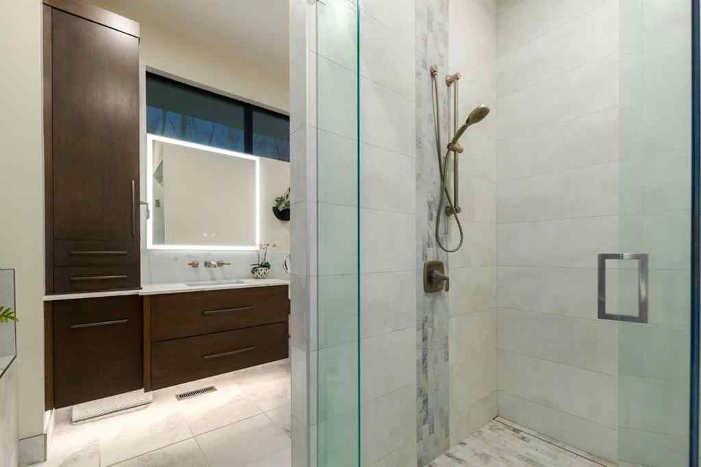 MLS® A2191992 - 2850 77 Street SW in Springbank Hill Calgary, Residential