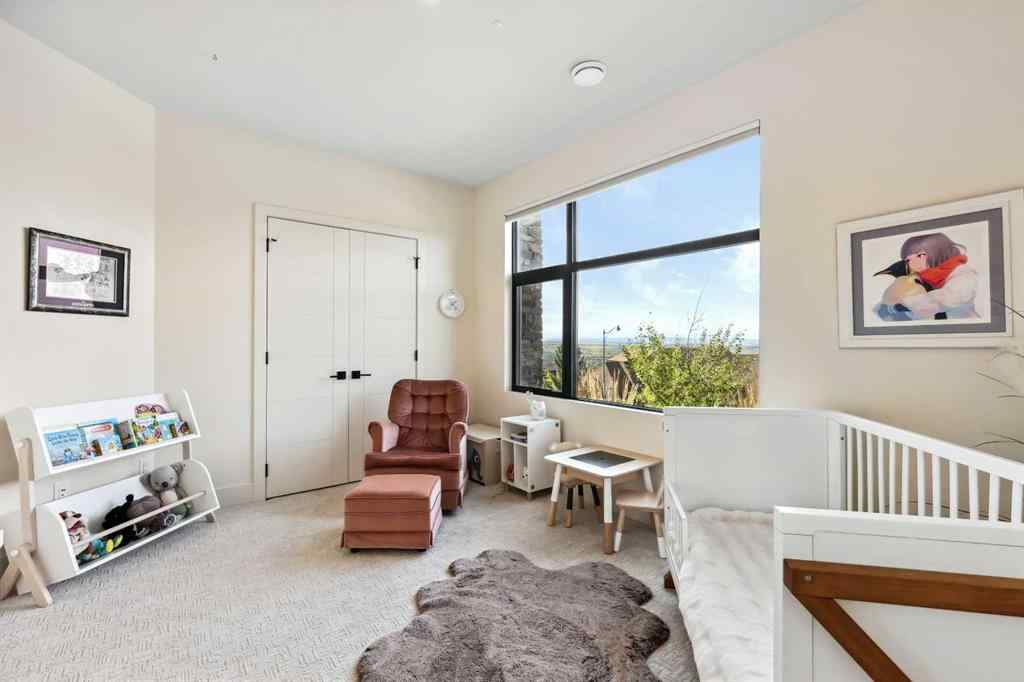 MLS® A2191992 - 2850 77 Street SW in Springbank Hill Calgary, Residential