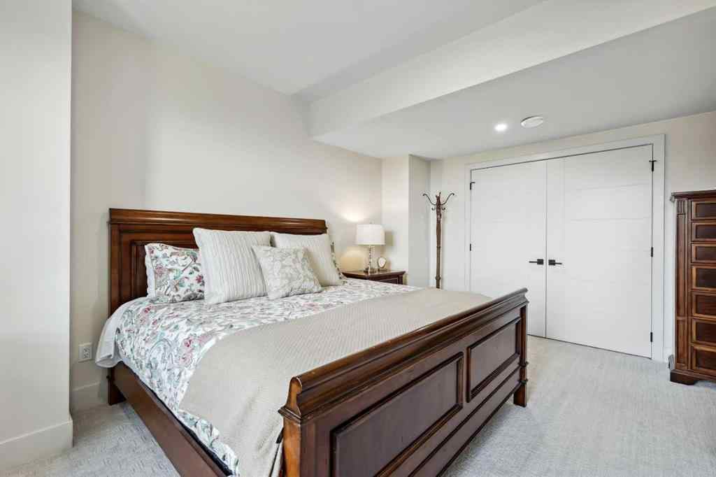MLS® A2191992 - 2850 77 Street SW in Springbank Hill Calgary, Residential