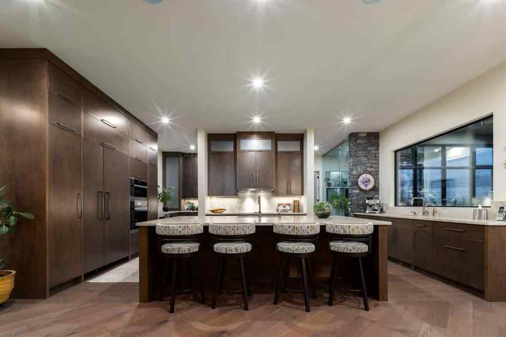 MLS® A2191992 - 2850 77 Street SW in Springbank Hill Calgary, Residential