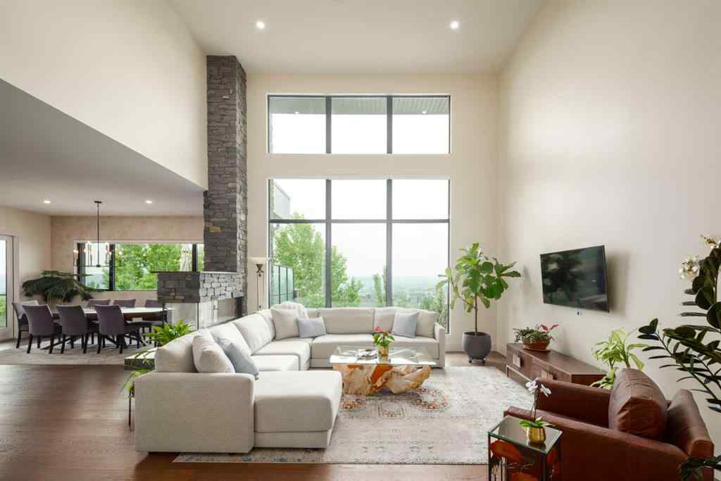 MLS® A2191992 - 2850 77 Street SW in Springbank Hill Calgary, Residential