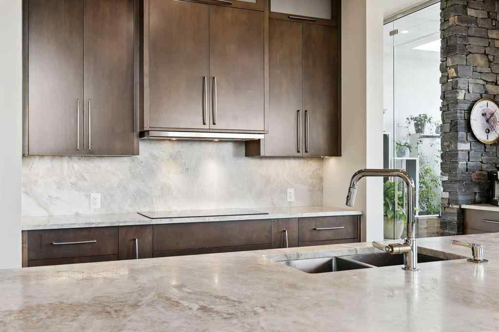 MLS® A2191992 - 2850 77 Street SW in Springbank Hill Calgary, Residential