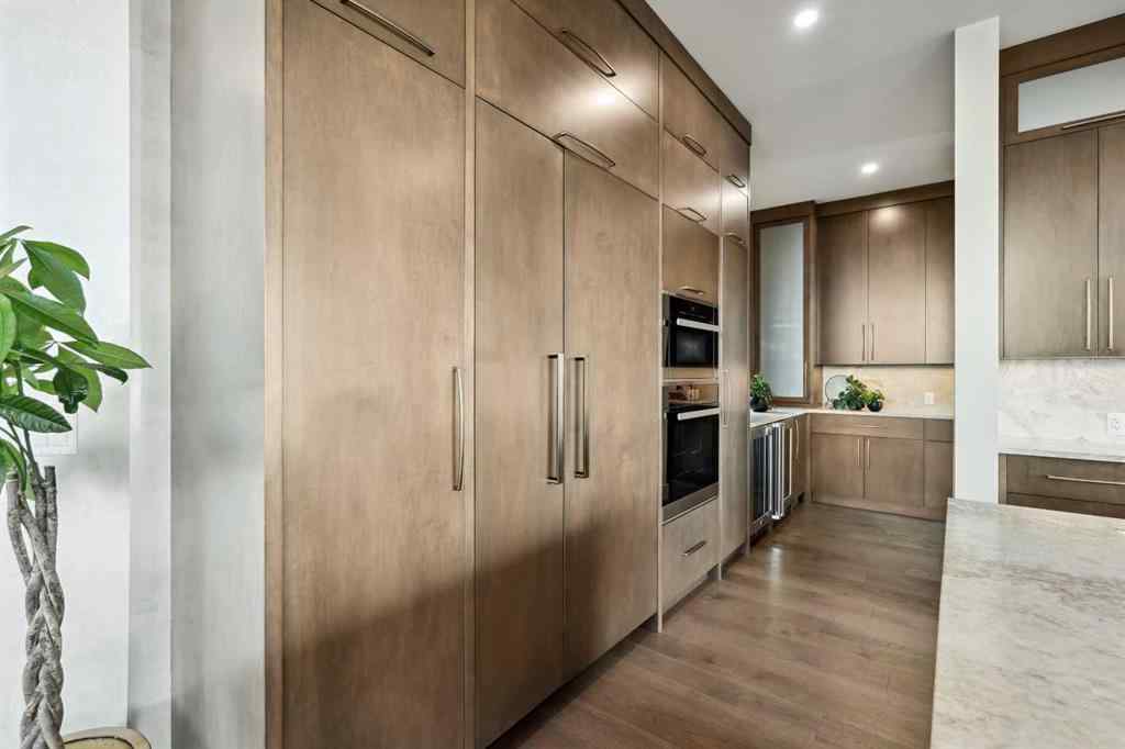 MLS® A2191992 - 2850 77 Street SW in Springbank Hill Calgary, Residential