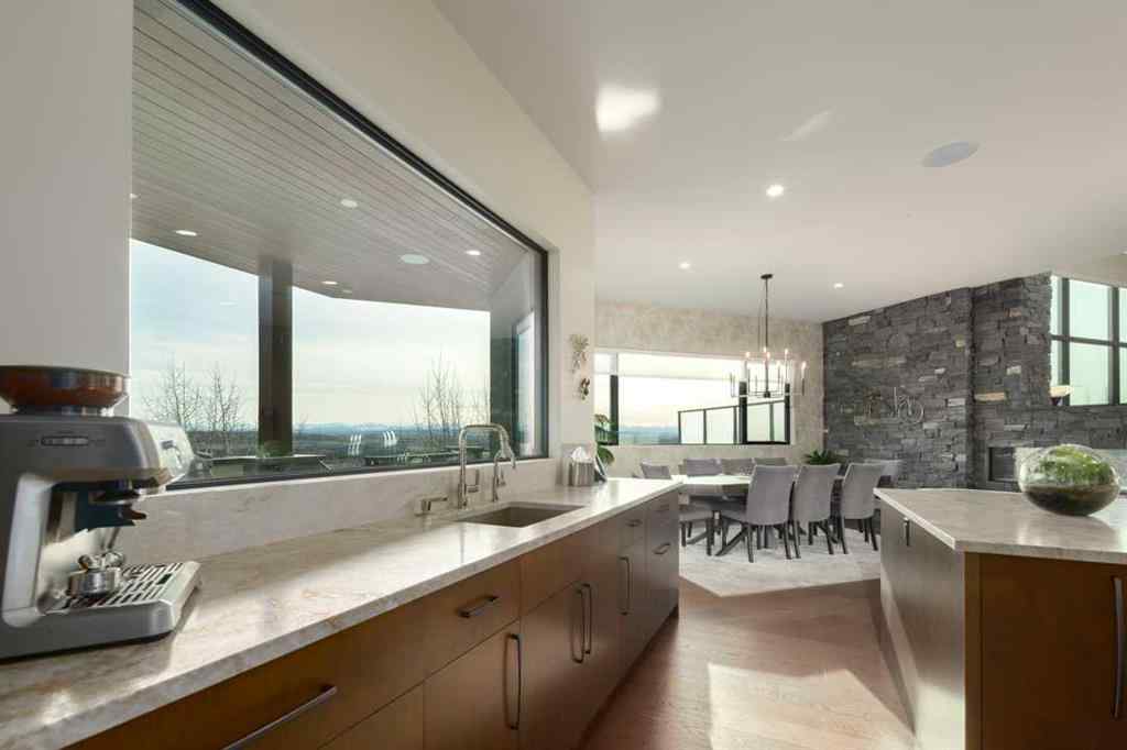 MLS® A2191992 - 2850 77 Street SW in Springbank Hill Calgary, Residential