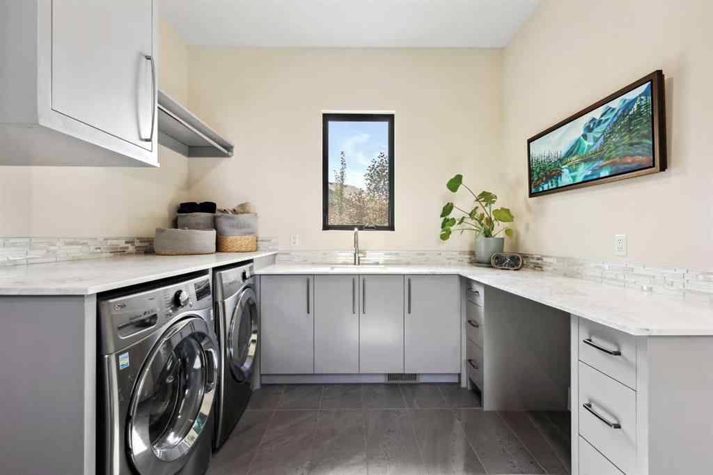 MLS® A2191992 - 2850 77 Street SW in Springbank Hill Calgary, Residential